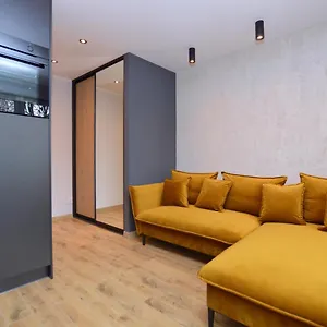 https://victus-apartamenty-apartament-honey.sopothotels.com